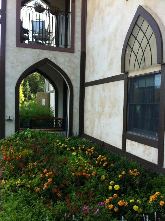 Abbey Archway Inn Fairbanks Exterior photo