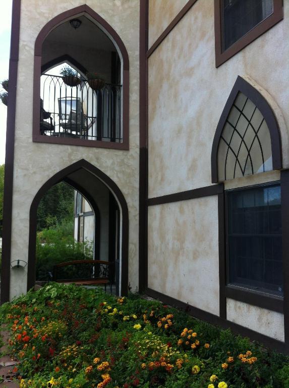 Abbey Archway Inn Fairbanks Exterior photo